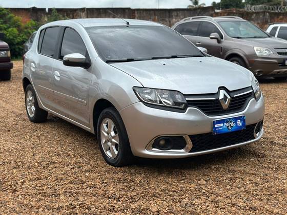 RENAULT SANDERO 1.6 16V SCE FLEX DYNAMIQUE MANUAL RENAULT SANDERO 1.6 16V SCE FLEX DYNAMIQUE MANUAL